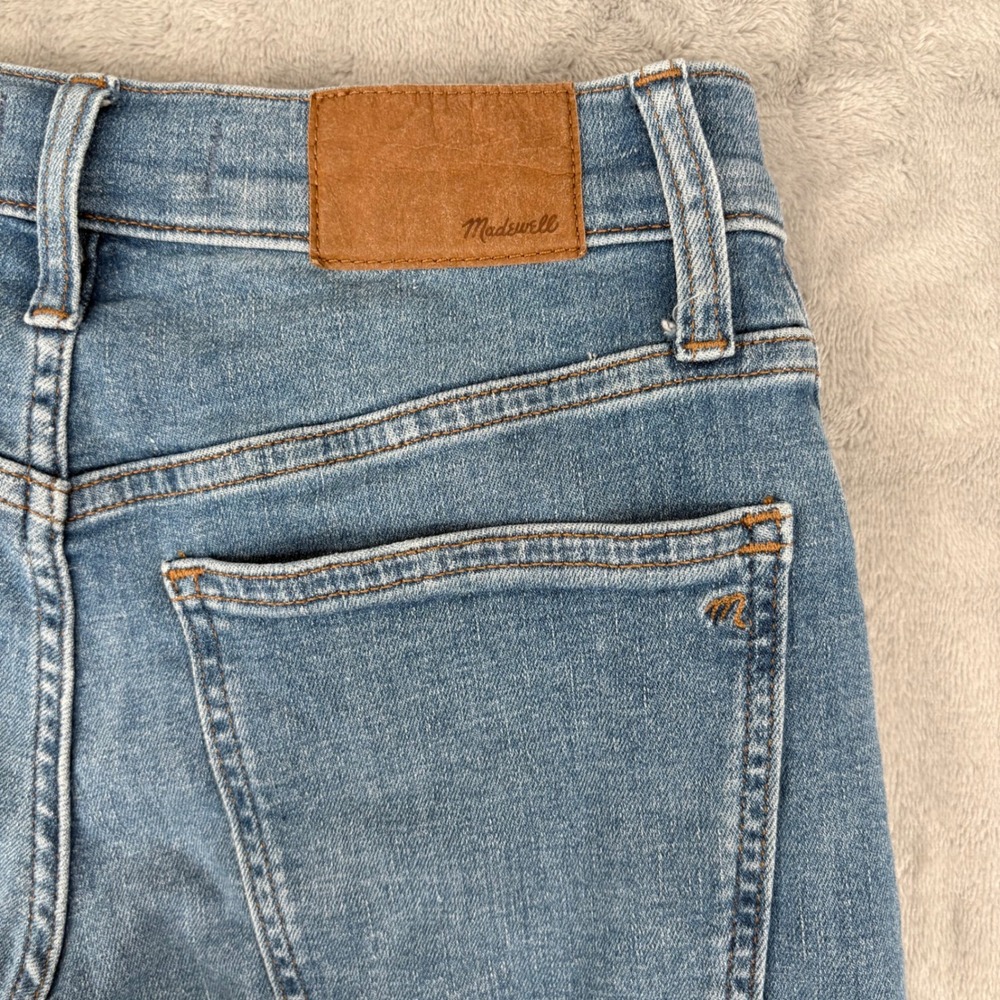 High-Rise Wide Leg Women's Jeans in Medium Blue - Picture 12 of 16